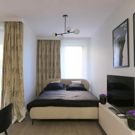 Old Town Apartment Skala-06 With Garden דירה